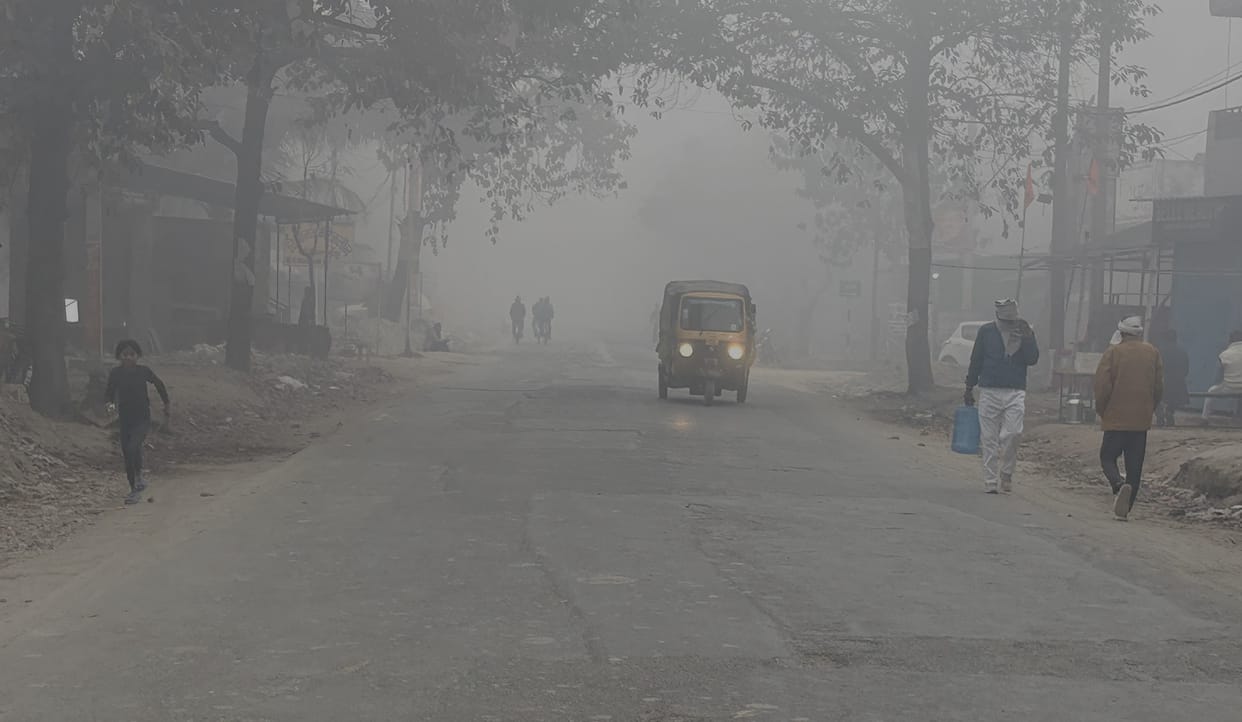 Fog in the morning, westerly winds blew from afternoon to evening.