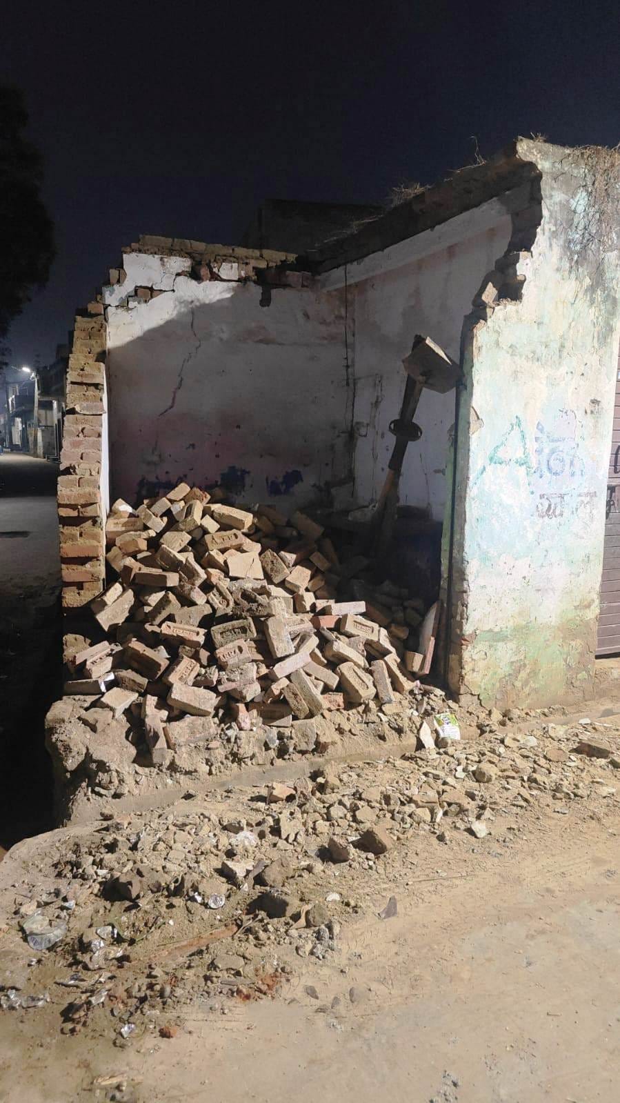 Pickup rams into fast food shop in Harra, two injured