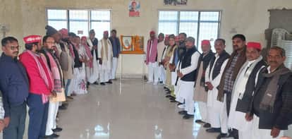 Homage was paid to Saint Ravidas, and a pledge was taken to adopt his ideals.