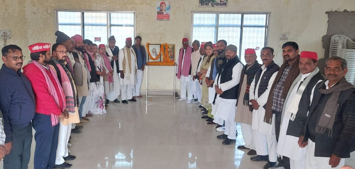 Homage was paid to Saint Ravidas, and a pledge was taken to adopt his ideals.