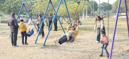 February begins with a cold wave, afternoon sun brings relief