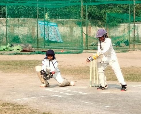 Sufia's sharp bowling left the opposition stunned... Shahjahanpur Red won by 41 runs.