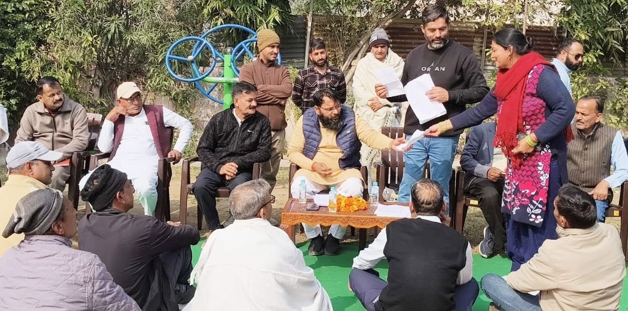 People raised the issue of contaminated drinking water and colonies in the open court.