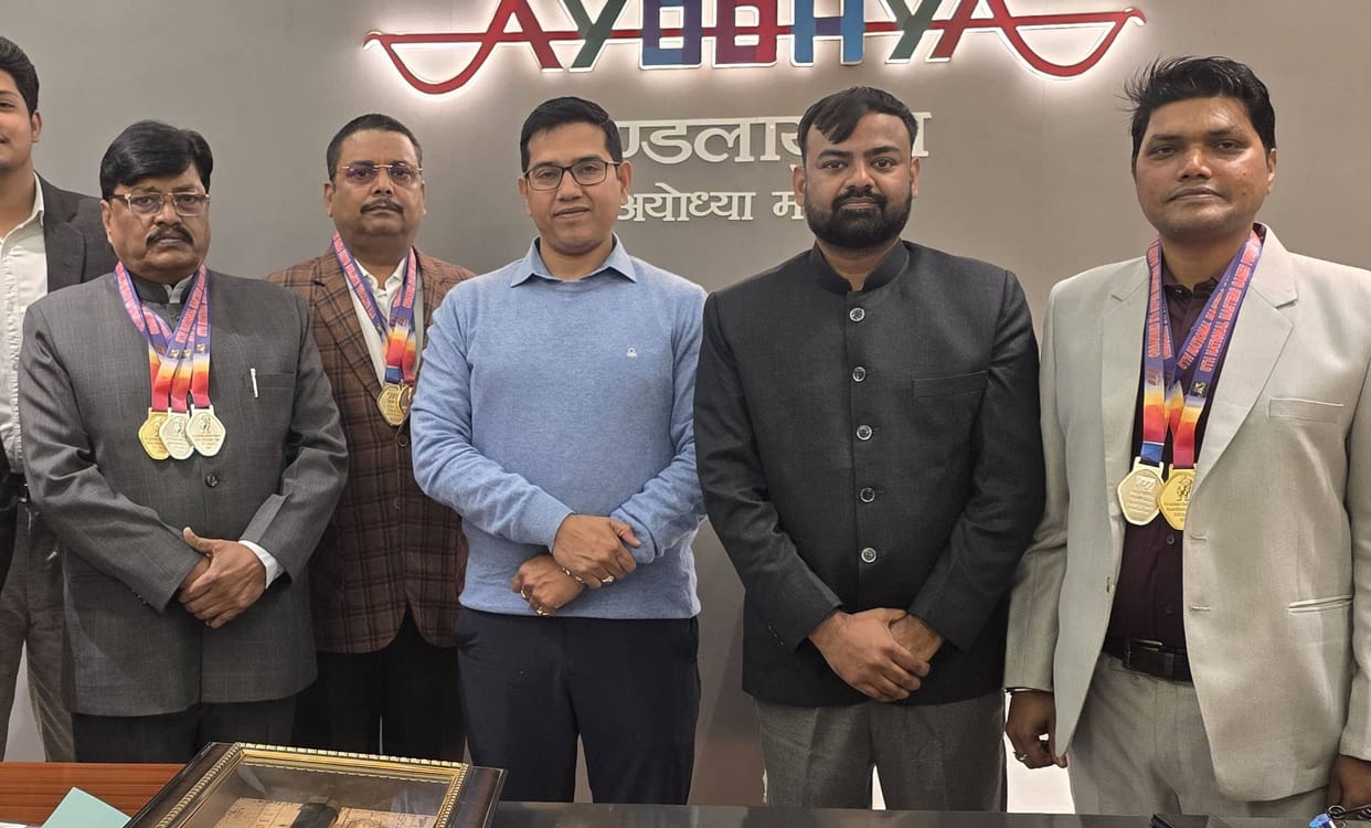 The commissioner honored the players who won medals in the National Shooting Championship