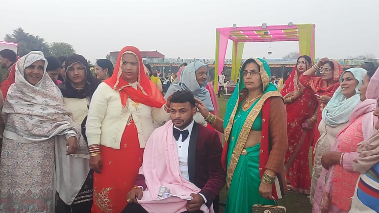 Olympian wrestler Deepak will tie the knot today; he accepted only a silver coin as a gift during the engagement ceremony.