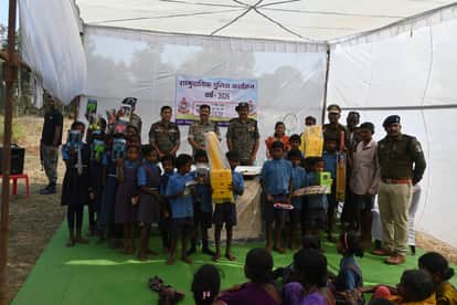 IG visits Naxal-affected villages of Mohla-Manpur-Ambagadh outpost