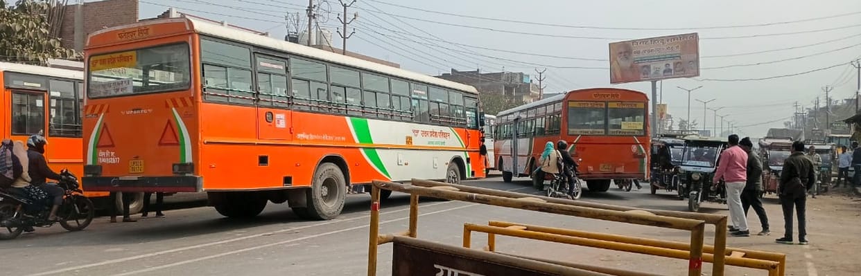 Jam at Sadipur Naka and Jwalaganj intersection, commuters are troubled