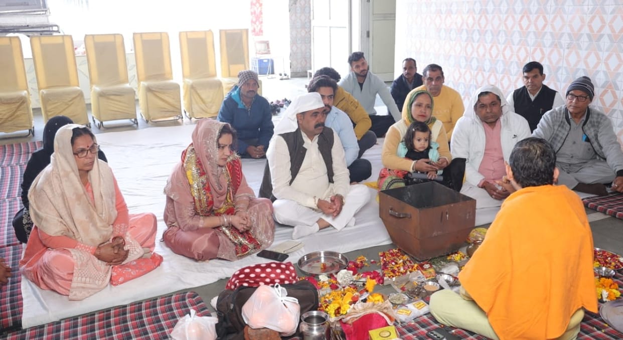 A havan-yagna (fire ritual) was organized at Om Garden.