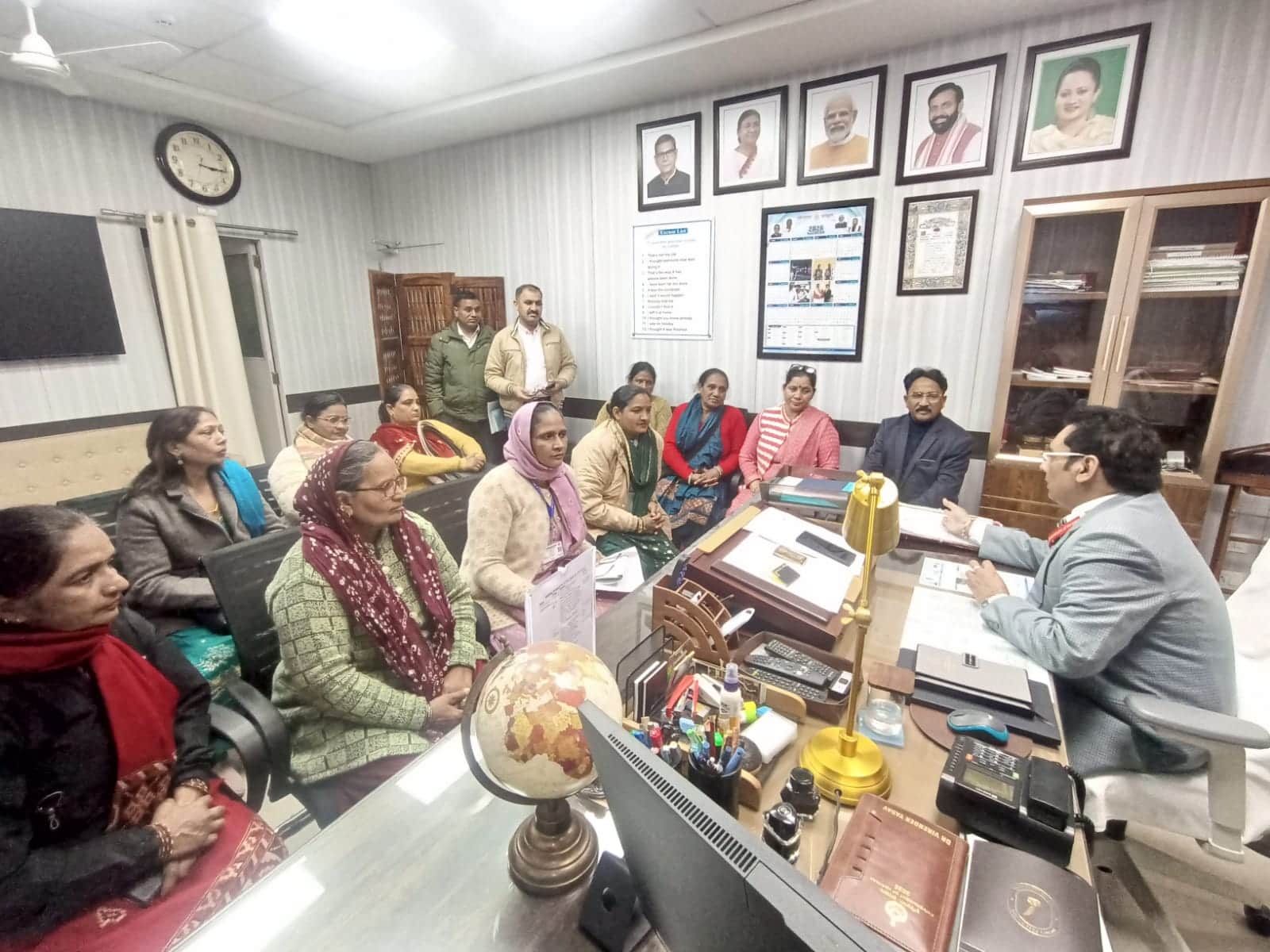 फोटो: एनएचएम हरियाणा के डायरेक्टर डॉ. विरेंद्र यादव और आशा कार्यकर्ता यूनियन हरियाणा के प्रतिनि