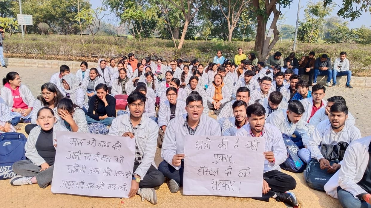 Students' call... Government should provide hostels