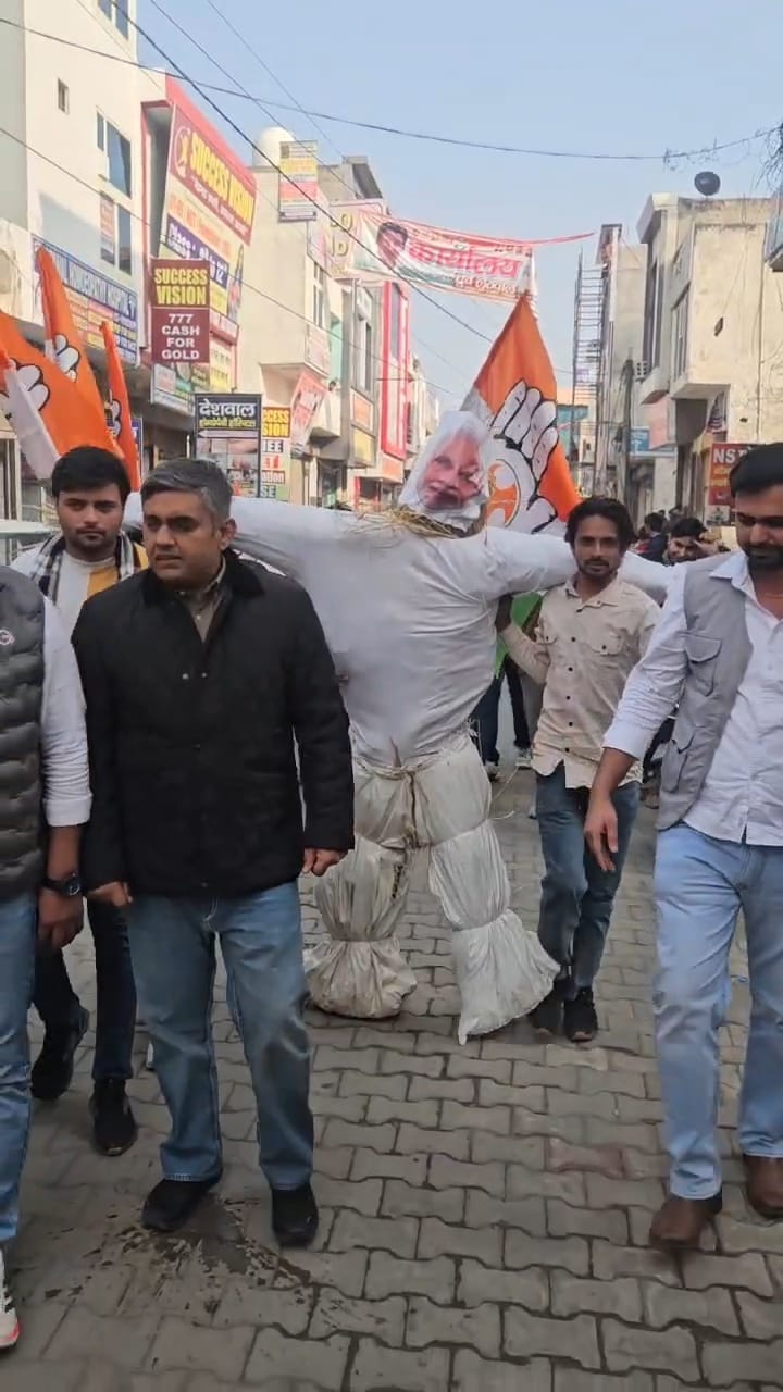 The Youth Congress burned an effigy of PM Modi over the Epstein case.
