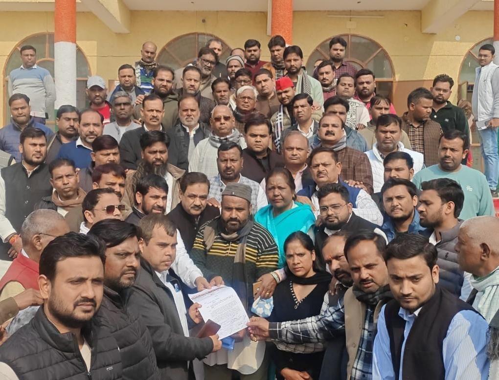 SP workers submitted a memorandum against deletion of voters' names
