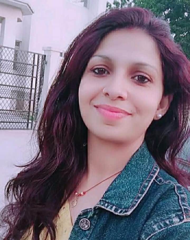  संध्या राजभर। 