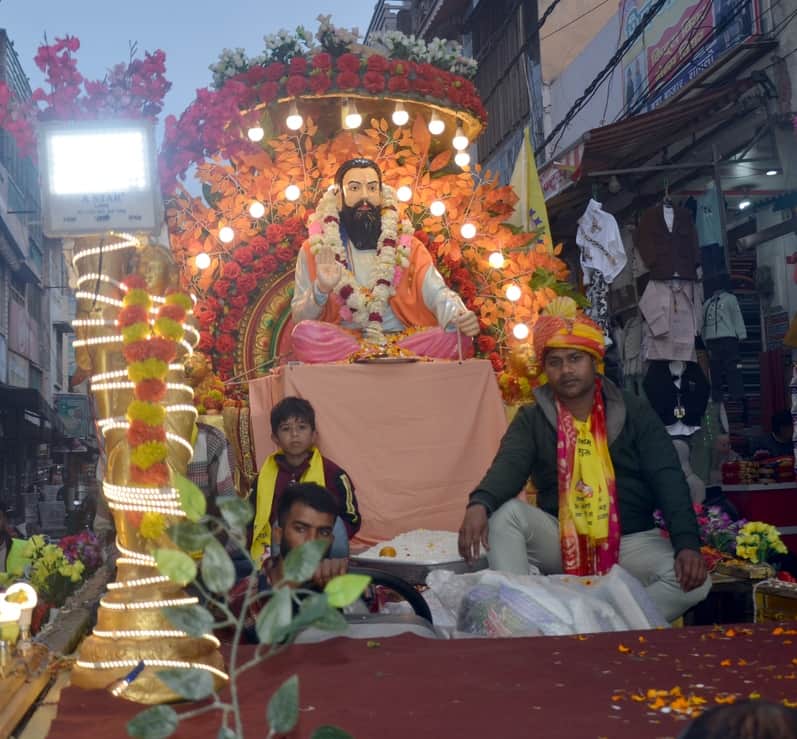 शामली में रविदास जयंती पर निकली शोभा यात्रा ।   संवाद