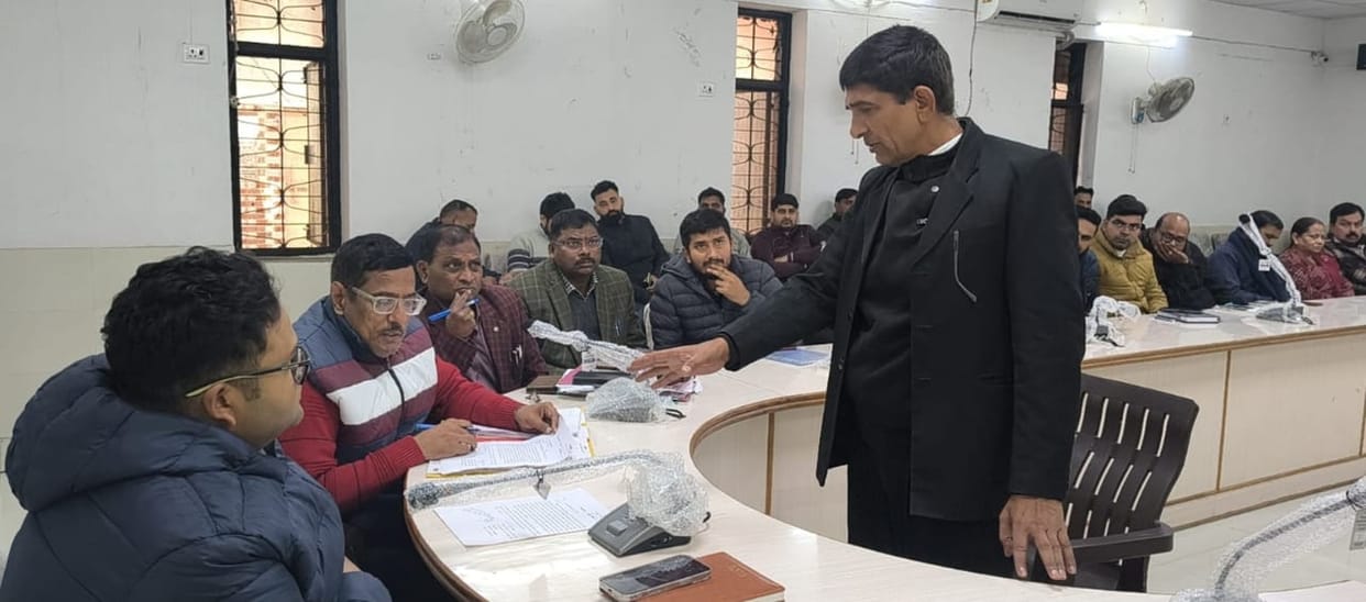 A total of 35 complaints were received, including those related to ration cards and land measurement