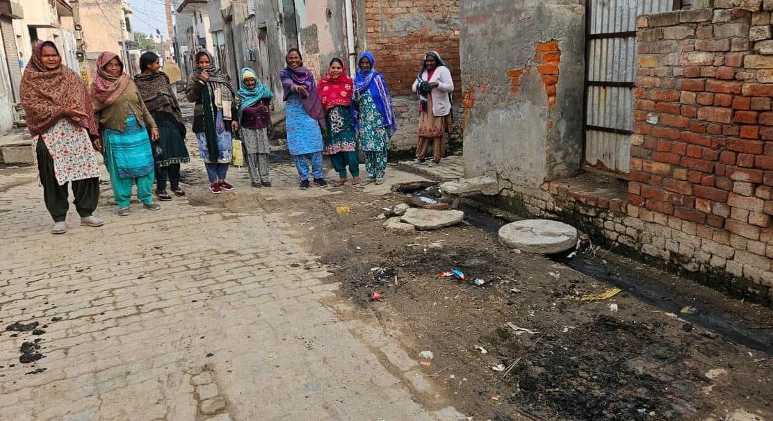 The sanitation system in Medi Wali Gali of Shastri Nagar is in bad shape.