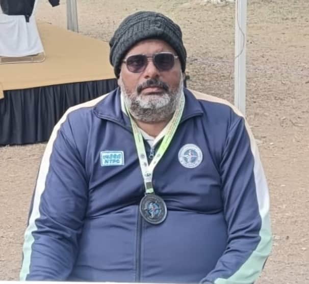 32-नवीन दलाल।