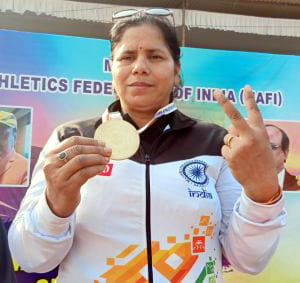 Anamika Chauhan won gold medal in National Masters Athletics Championship