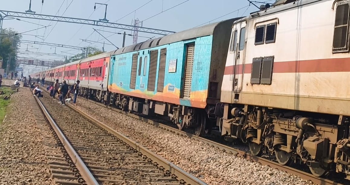 Farakka and Unchahar Express trains were delayed for hours, and the passenger train was also late.