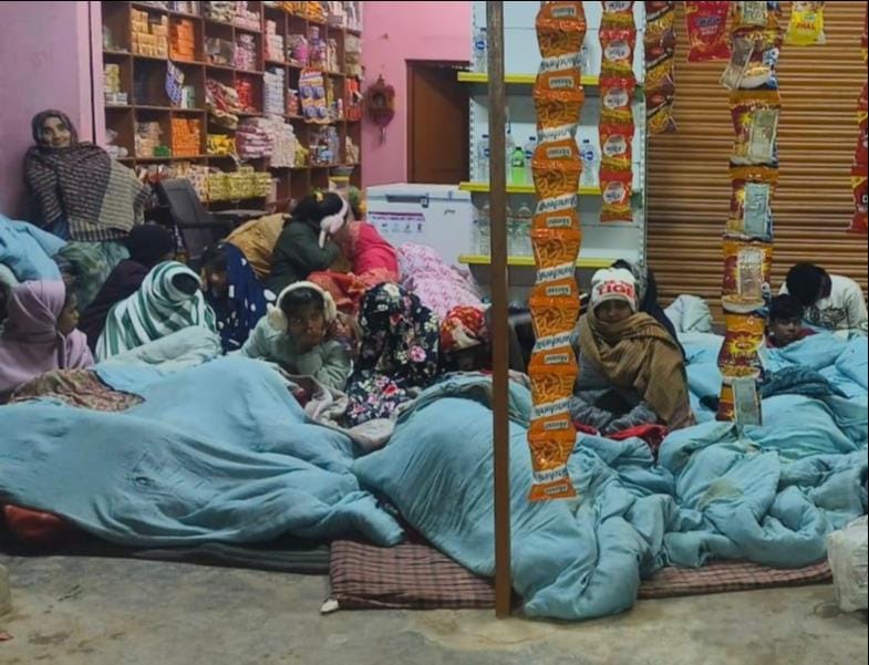 Sleeper bus breaks down on expressway, passengers suffer