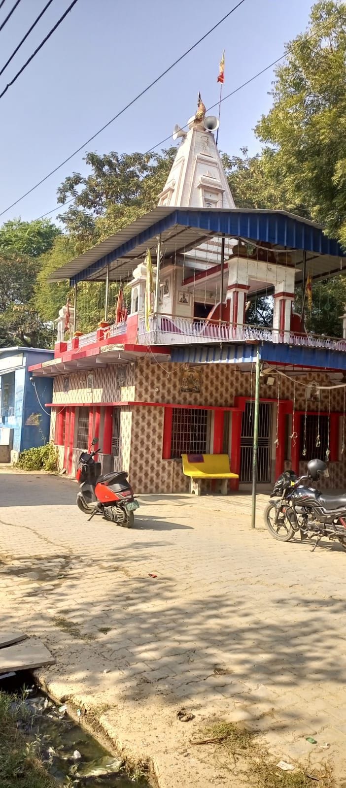 Mirjo and Bachha, two brothers, founded the village of Mirzapur-Bachhaud.