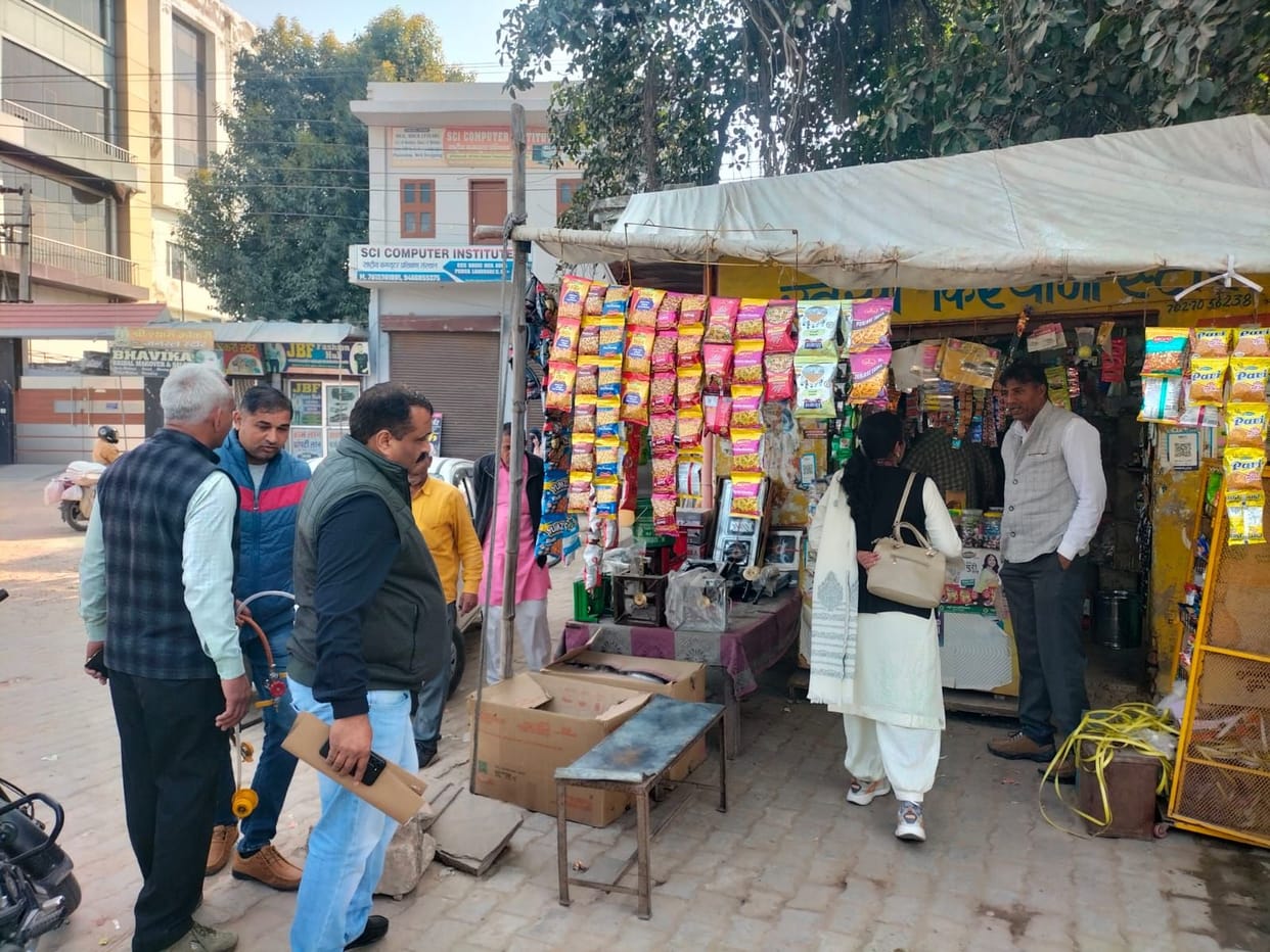 CM Flying squad busted two illegal shops involved in refilling domestic gas cylinders.