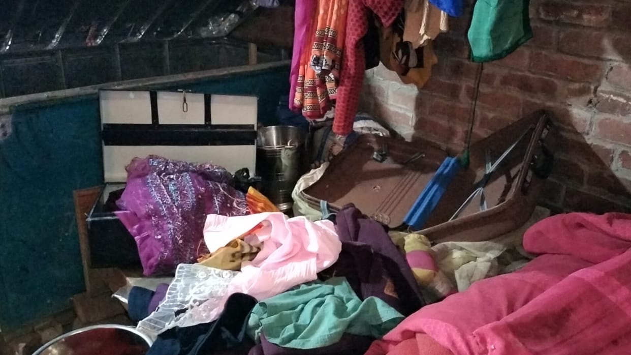 Jewellery worth lakhs stolen from house, villagers in panic