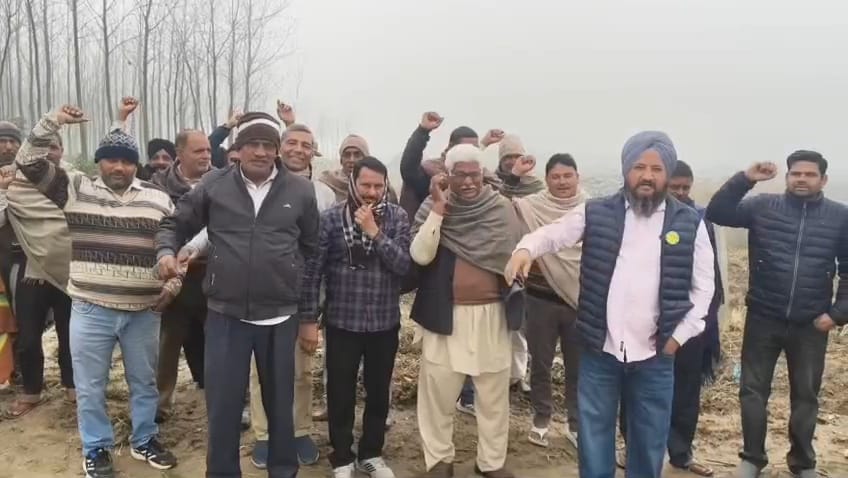 Residents of 15 villages unite to oppose the setting up of a CBG plant in Mukarbpur