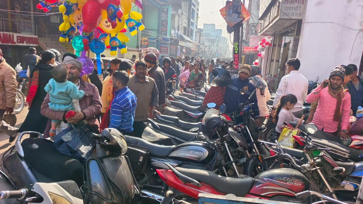 City residents face traffic jams due to parking crunch