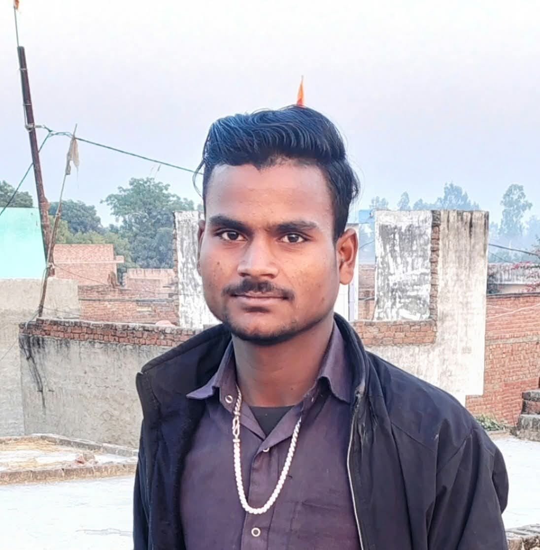 An iron pipe touched a high-tension power line, resulting in the death of a young man.