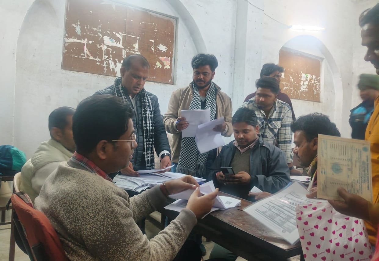 Voters who were missing from the 2003 list are facing difficulties.