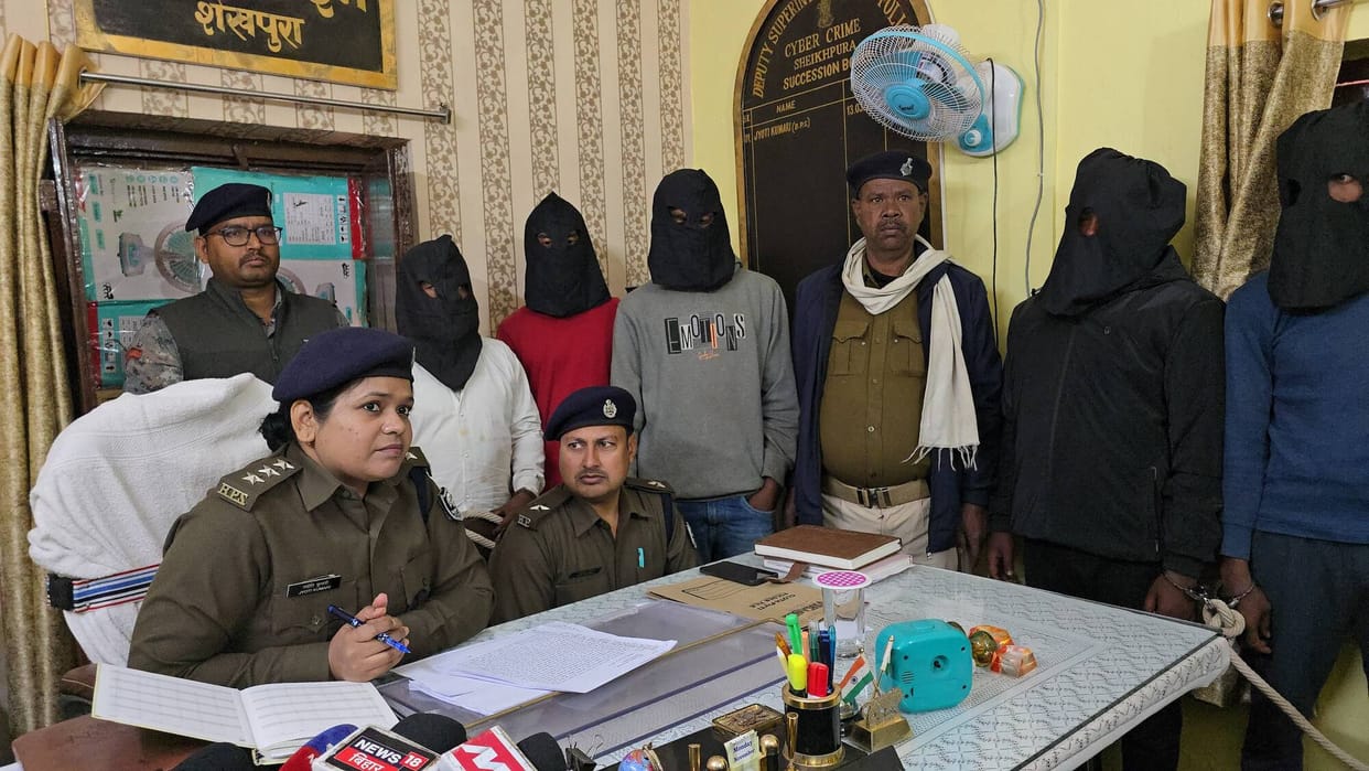 Inter-state cyber gang busted Five arrested
