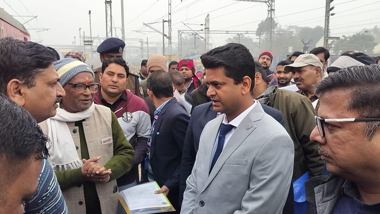Railway General Manager did window inspection of Tundla, Shikohabad-Farrukhabad railway section