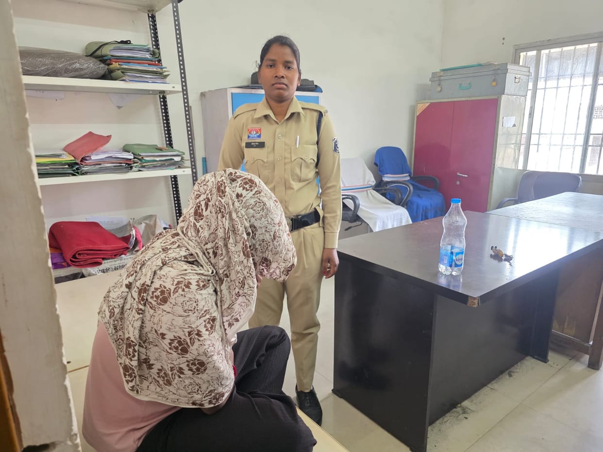 Police arrested two accused including woman in illegal prostitution case in Raigarh