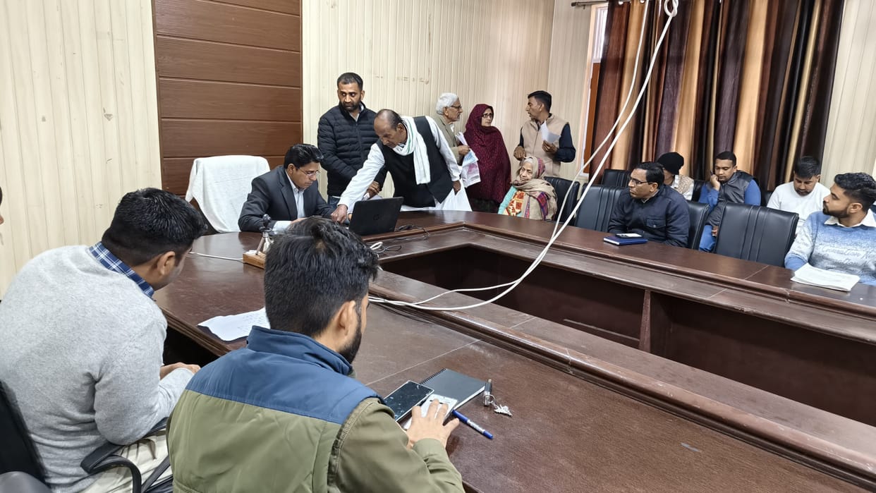 Action should be taken against vehicles parked on the roads: SDM