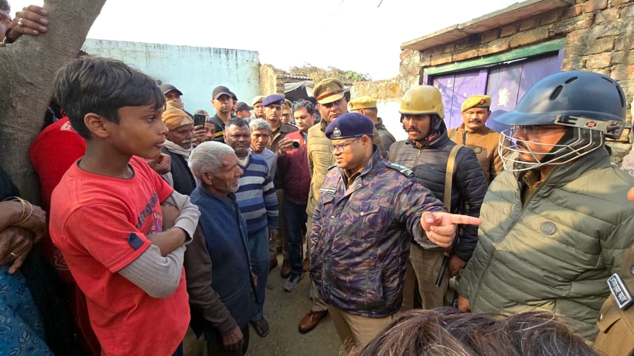 In Amroha, a woman returning from a feast was stabbed to death by her neighbour.