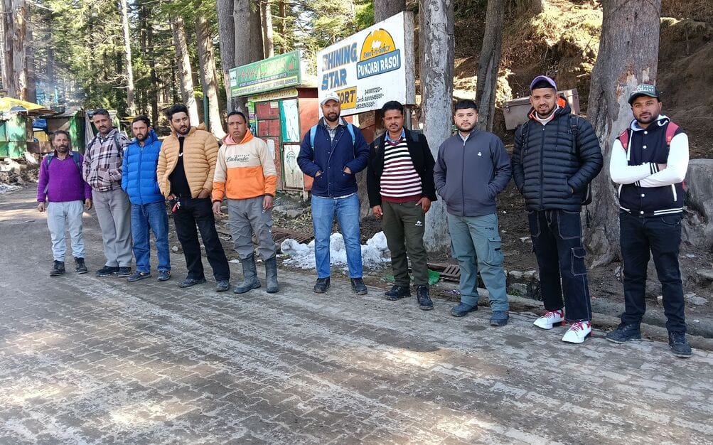Passengers were left waiting, the government bus returned three kilometers before