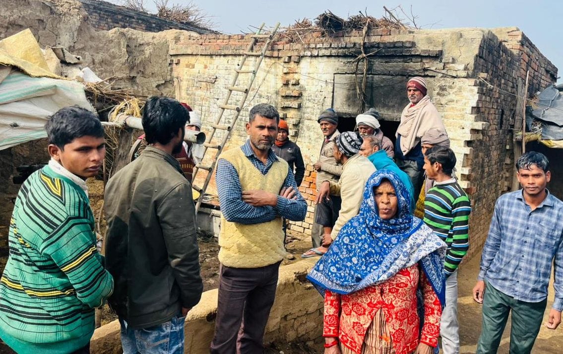 A fire in the house caused damage worth two lakh rupees, and two goats were also burned.