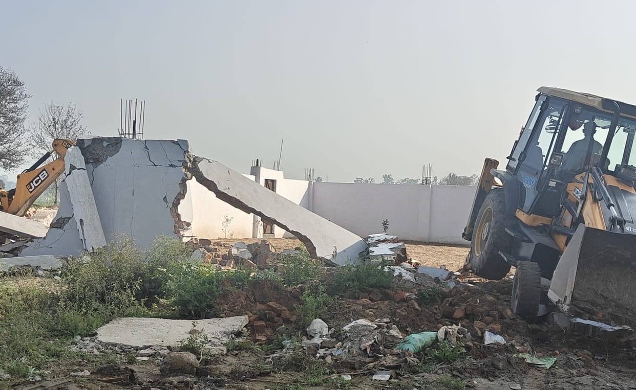 Bulldozers run on illegal colonies in Nahri and Katlupur
