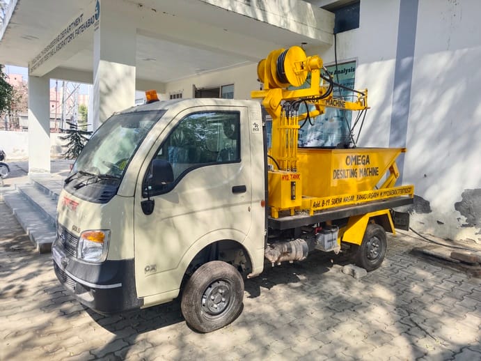 The Public Health Department received two sewerage machines, now sewage waste will not spread on the road