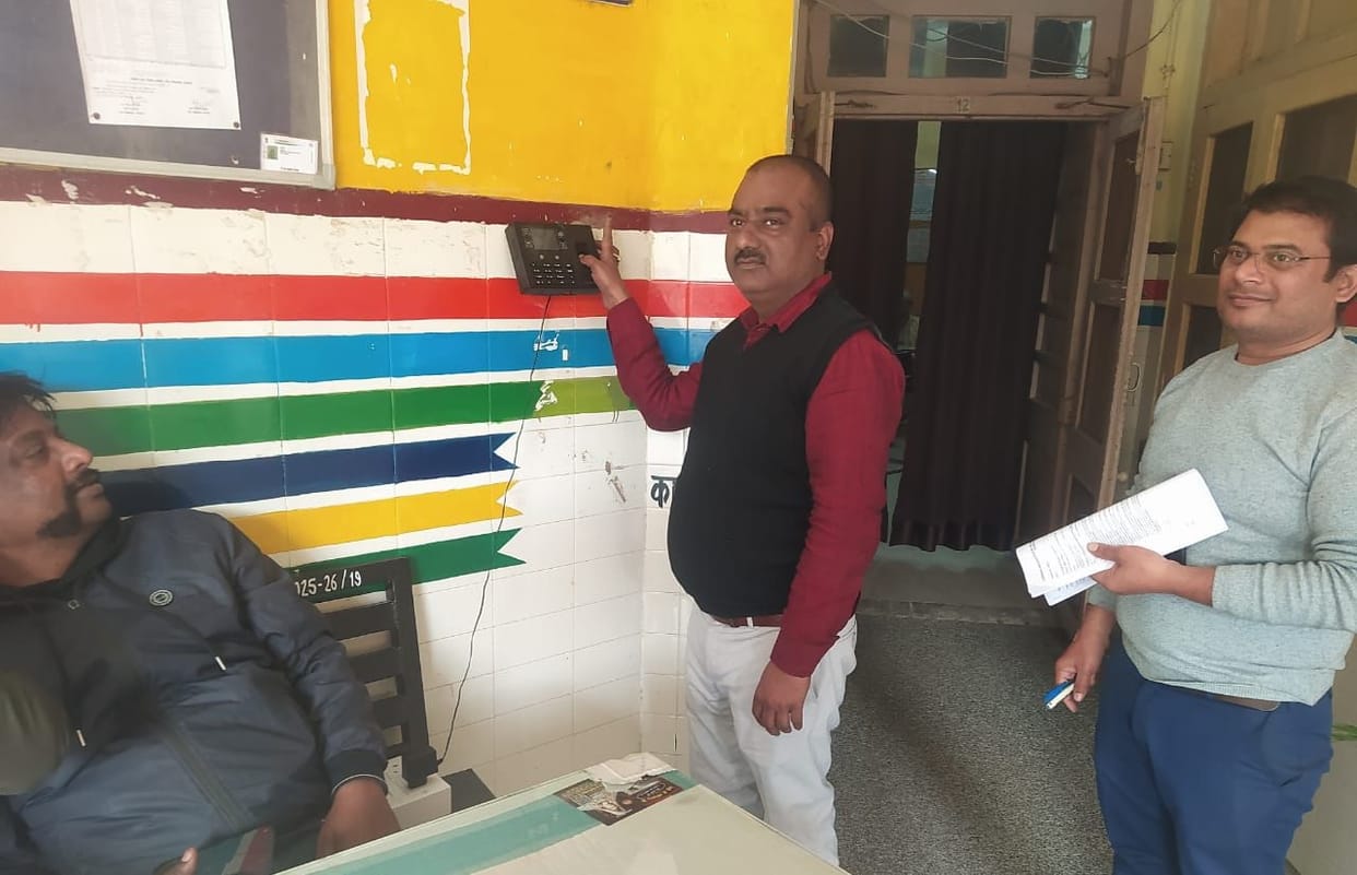 Thumbprint attendance system introduced at the district hospital; biometric machines to be installed in 74 more hospitals