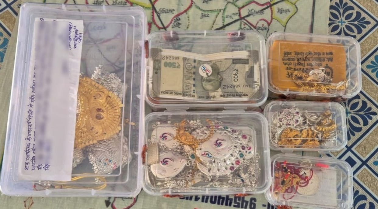 Theft disclosed, jewellery and cash worth Rs 12 lakh recovered