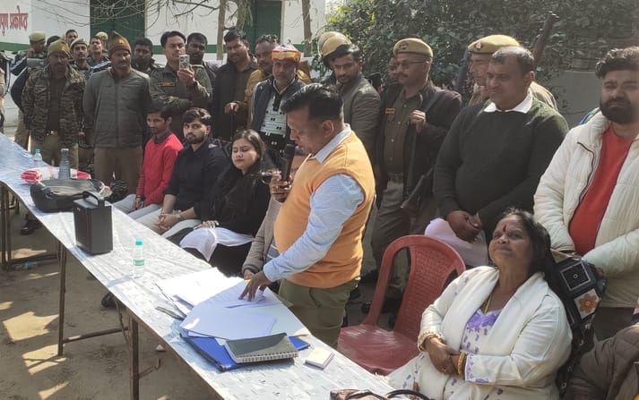 The issue of Lalla Bhaiya's heirs was raised in the open meeting