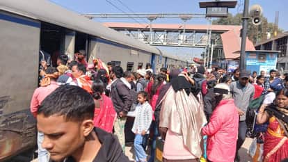gaya mega block impact jehanabad railway station passengers face heavy crowd and train cancellations