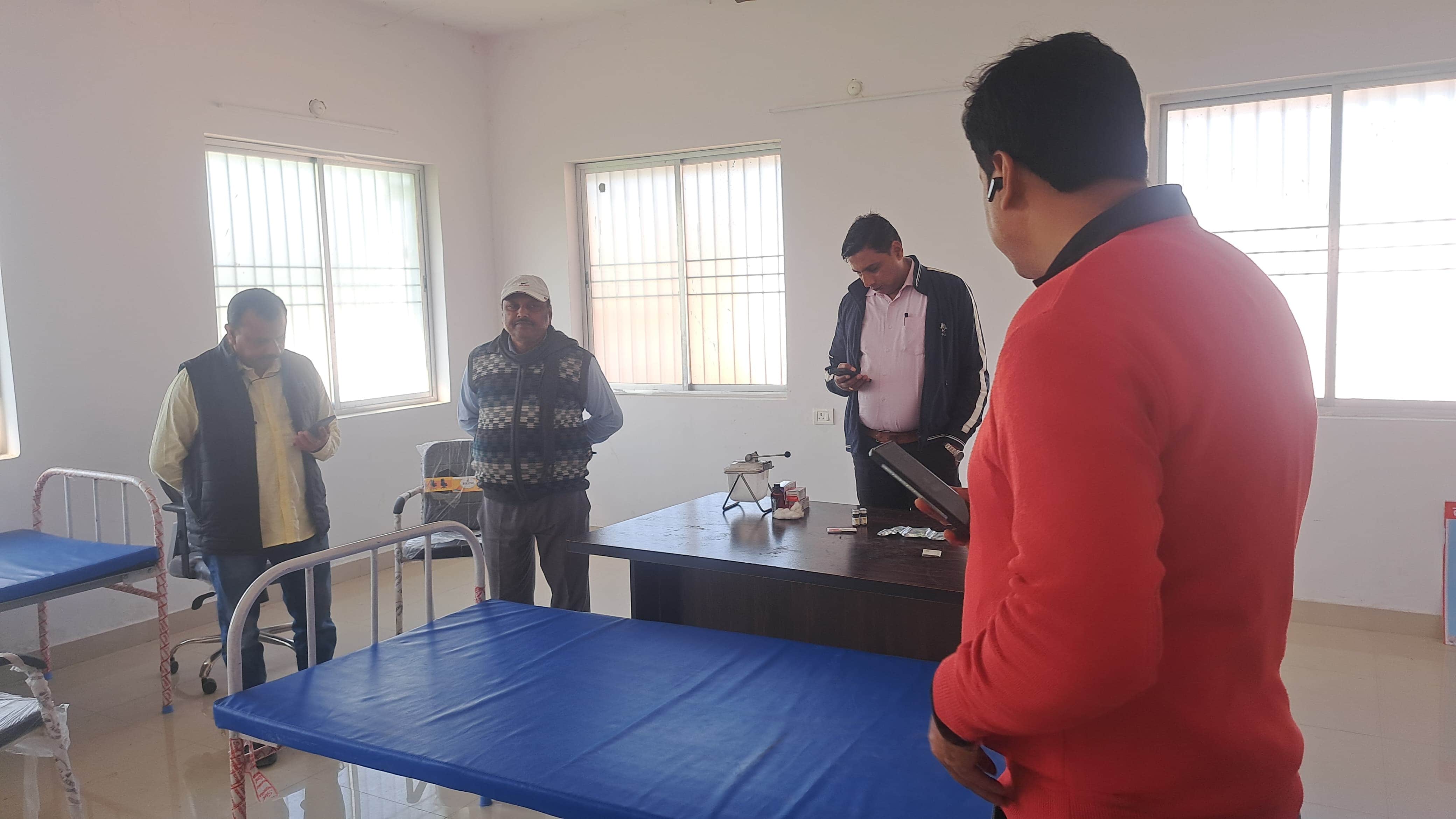 बच्ची की मौत के बाद शोक में डूबे परिजन