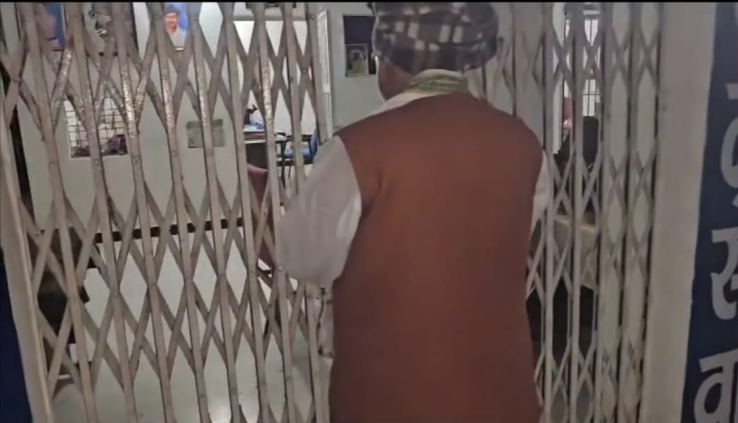 सिरोंज विधायक देर रात पहुंचे थाने