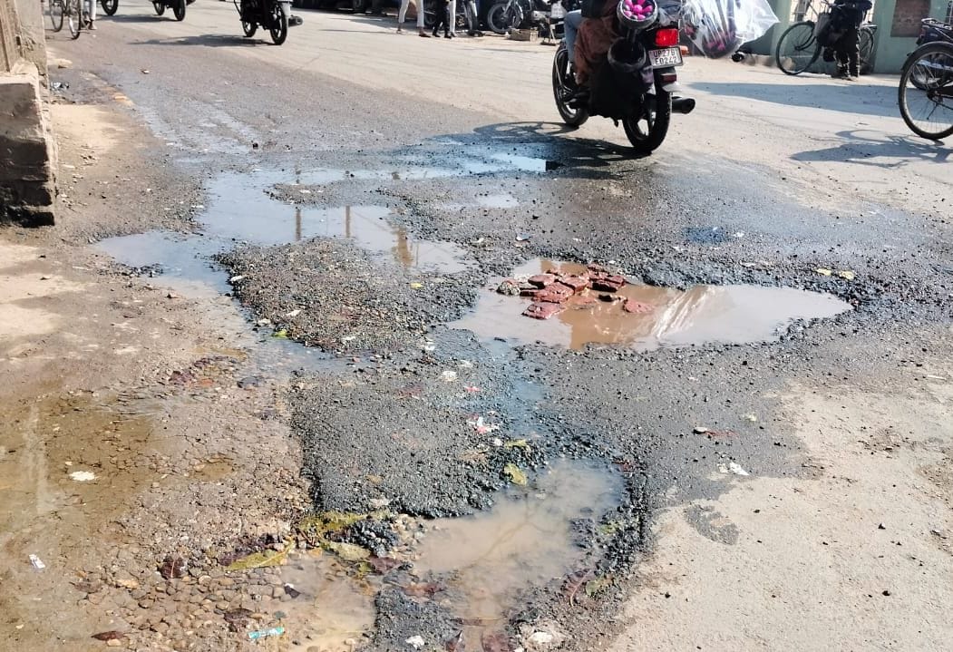 Swachh Survey: Challenge to maintain Star City status... Dirt and broken roads are the biggest hurdles