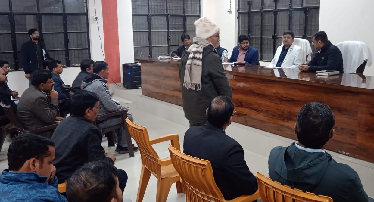 Siddharthnagar News : Manga explanation from DM Sakht, 19 officers on SIR