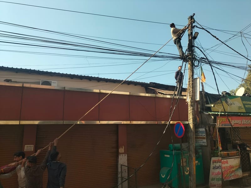 Hospital Road, Ambedkar Nagar area saw a power outage for seven hours.