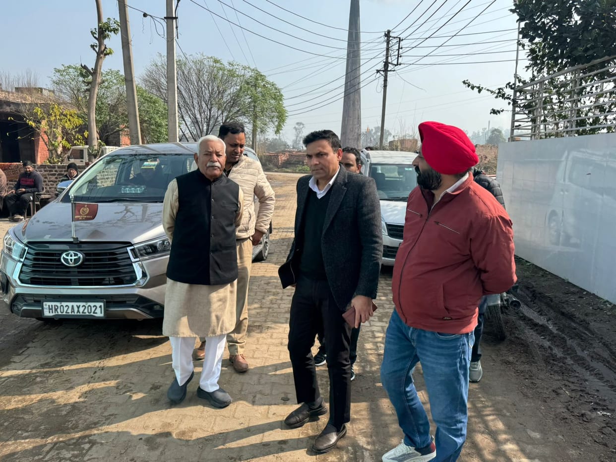 MLA reached dairy complex, drains found clogged with cow dung and dirty water